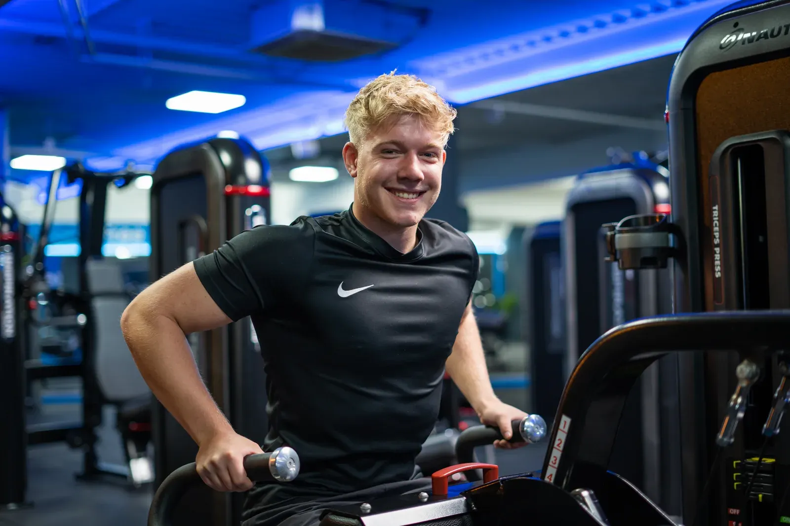Krachtapparatuur in de fitnesszaal van UltraGym Hardenberg