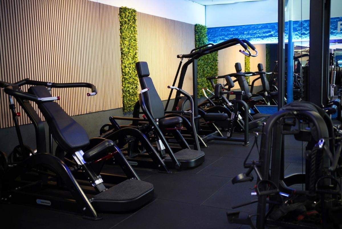 Leden trainen samen tijdens een groepstraining